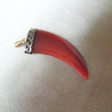 LOVELY Vintage Carved Carnelian Claw and Silver Pendant, Beautiful Vintage Pendant Necklace, Collectible Vintage Jewelry