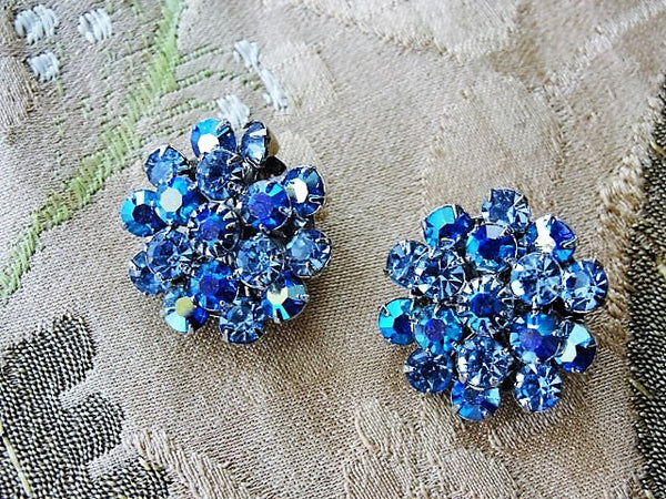 Vintage mid century clip on earrings. outlet Aurora borealis rhinestones. Retro. Bling.