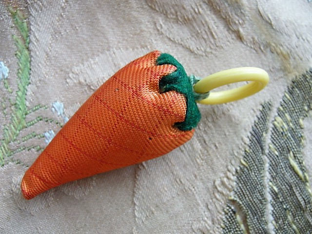 BEAUTIFUL Antique Strawberry or Carrot Emery Pincushion, Antique Needlework tool, Antique Sewing Cushion,Hang from a Chatelaine, Collectible
