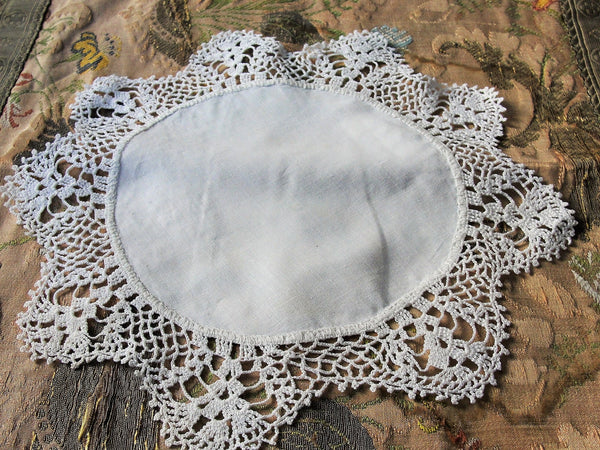 Beautiful VICTORIAN Linen and Lace Pair of Doilies, Each Doily With Wi – A  Vintage shop