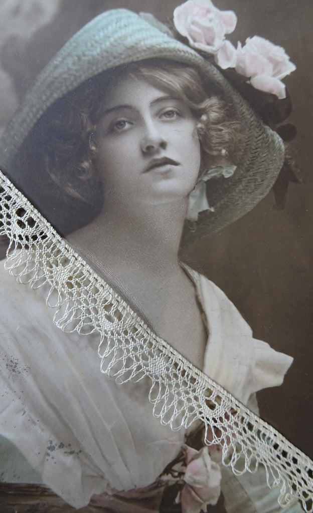 LOVELY Antique French Lace,Cotton Lace Trim,Dainty Pattern,Dolls,Christening Gowns,Bridal Lace,Heirloom Sewing,Collectible Lace