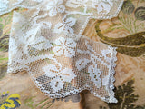 Lovely VINTAGE LACE Ladies Collar, Creamy Off White Fine Filet Lace, Downton Abbey, Flapper. Bridal Wedding Lace,Collectible Vintage Lace