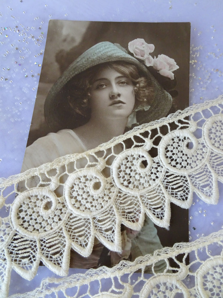 BEAUTIFUL Antique Mixed French Lace Cuffs,Perfect For Bridal Dress, Lamp Shades, Dolls, Hats, Bridal Purse,Collectible Antique Lace