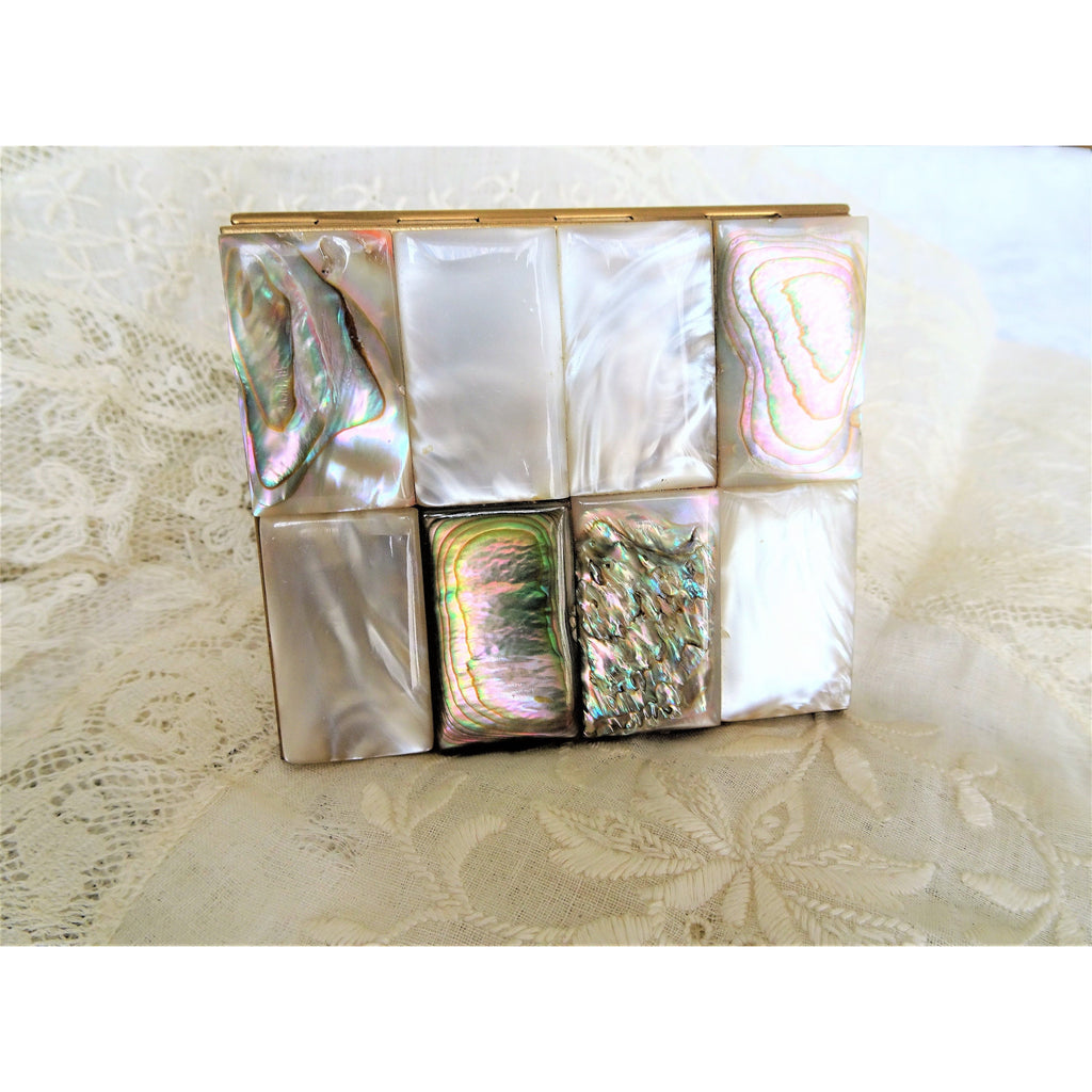 GORGEOUS Vintage Mother of Pearl Purse Compact, Elegant Design, Vintage Powder Compact, Collectible Compacts, Vintage Vanity Collectibles