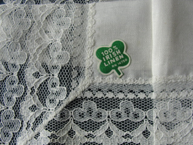 LOVELY Vintage Irish Linen and Lace Hanky Handkerchief Hankie Perfect Wedding Bridal Hankies