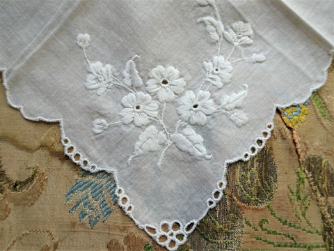 Beautiful WEDDING Hanky Exquisite Embroidery Handkerchief Bridal Hankie Stunning Roses Embroidery,for Collector or Bridal Heirloom