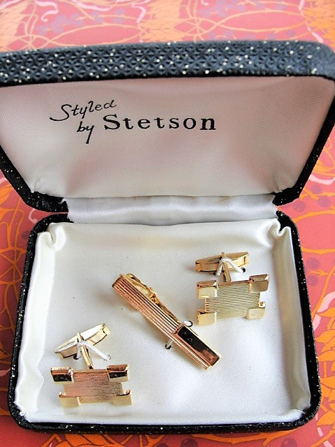 1950s Mid Century STETSON Mens Tie Bar Tie Clip and Cuff Links Boxed Set Hand Engine Turned Mad Men Style Original Black Gold Box Vintage Gentlemen Accessories