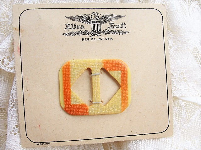 FABULOUS Art Deco 2 Tone Bakelite Vintage 30s Dress Belt Buckle, Original Display Card, 30s Dress Sewing Notions, New Old Stock, Early Plastic,Art Deco Collectible Sewing Notion