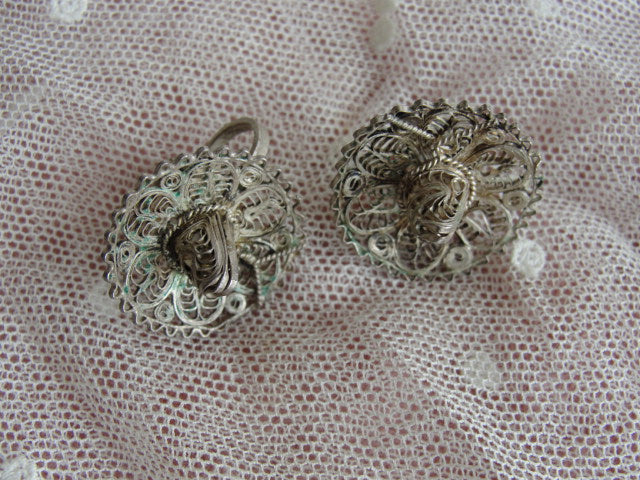 LOVELY Vintage Mexican Taxco Silver Lace Like Filigree Sombrero Hats Screw-on Earrings Collectible Sterling Silver Jewelry
