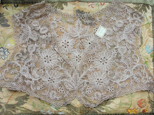 GORGEOUS 20-30s French Lace Bolero Collar Capelet Tambour Embroidered Lace Flowers Gatsby Flapper Downton Abbey Bridal Lace Vintage Clothing