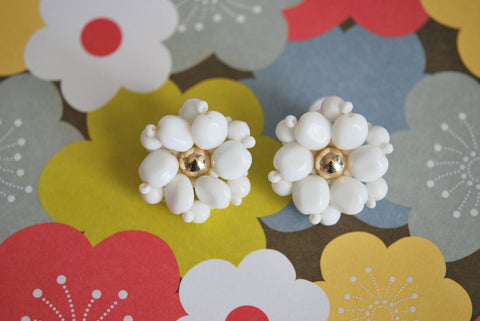 Vintage 1950s MILK GLASS Earrings Pretty Style Vintage Costume Jewelry