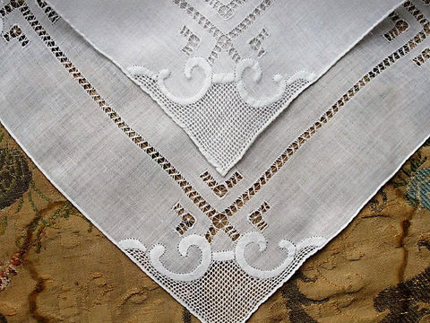 Lovely Vintage WEDDING HANDKERCHIEF  Deco Drawn Thread Gorgeous Bridal Hankie Lovely Drawnthread Applique Work Finest Linen Hanky