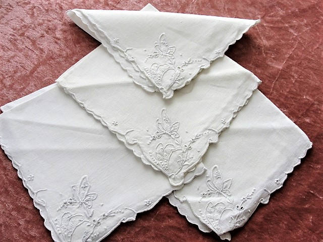 LOVELY Vintage 1920s Madeira Napkins Fine Linen Madeira Luncheon Tea Time Napkins BUTTERFLIES Embroidery Cottage Decor Linens Perfect Gift