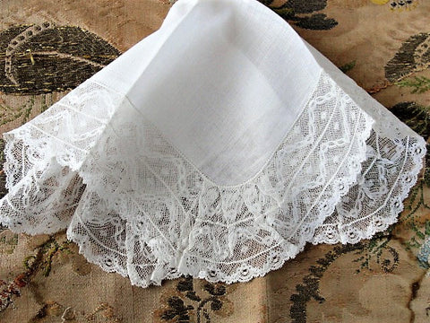 ANTIQUE French BRIDAL WEDDING Handkerchief ,Fine Linen, Gorgeous Wide Lace Hankie, Special Bridal Hanky, Collectible Antique Hankies
