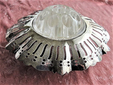 LOVELY Vintage FILIGREE Silver Plated Flower Bowl, Glass Frog, Art Deco, Silver Flower Table Centerpiece, Flower Arranging Bowl, Weddings