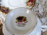 VINTAGE Royal Albert English Bone China Teacup and Saucer Old Country Roses Pattern,Lush Flowers,Lavish Gold Trim, Pedestal Cup and Saucer