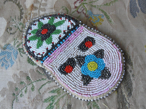 BEAUTIFUL American Native Tribal Hand Beaded Coin Change Purse,Pouch,Indian Artifact,Collectible Bead Work,Collectible Americana