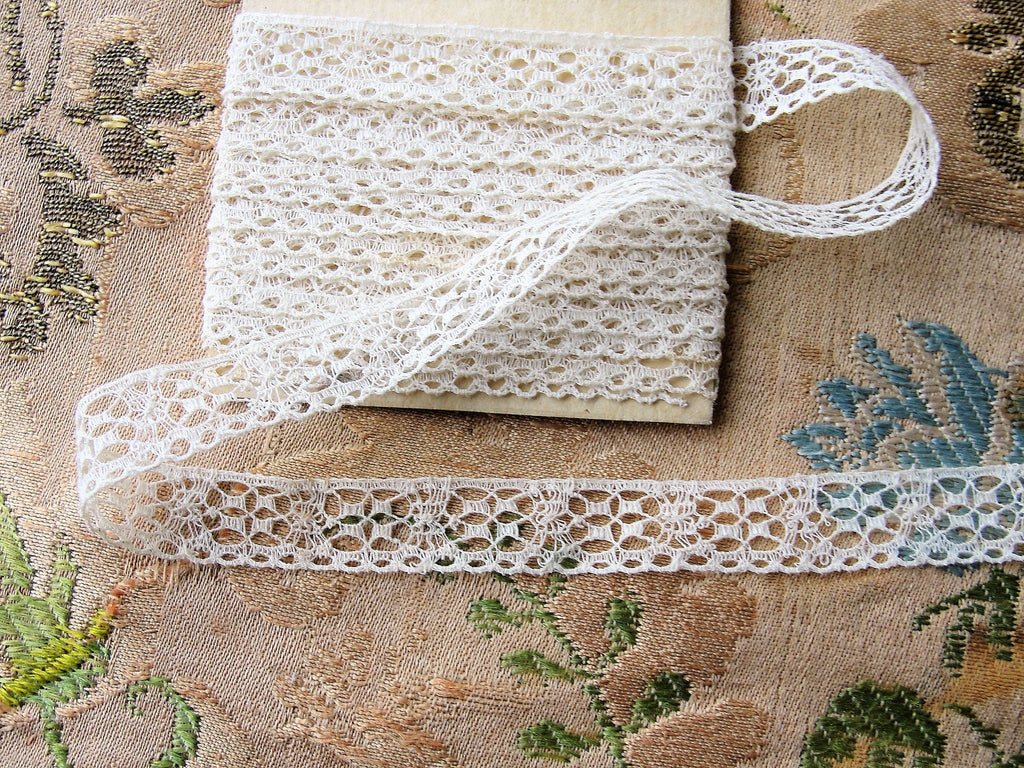 Antique 20s FRENCH DOLL Lace Trim Delicate Pattern,Flapper Era,Wedding  Bridal Clothing,Baby Clothes,French Jumeau Dolls,Collectible Lace