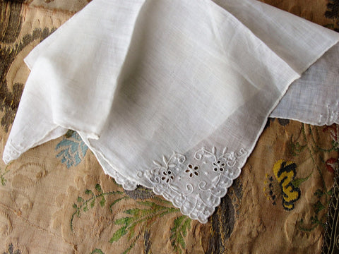 Vintage MADEIRA Embroidered Hankie, Openwork Handkerchief,WhiteWork Embroidery,Wedding Bridal Bridesmaid Hankies,Collectible Vintage Hankies