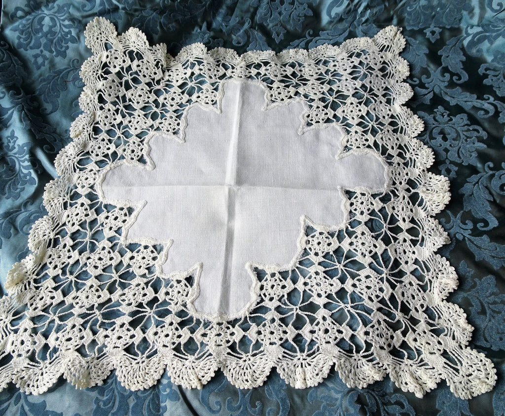 LOVELY Antique Wide Lace Edge Linen Doily,14 inch Table Topper,Centerpiece,French Heirloom Linens,Chateau Chic,Farmhouse,Collectible Linens