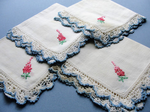 LOVELY Vintage 1930s Napkins, Hand Crochet Blue white Lace,Luncheon Napkins,Tea Time Napkins Set of 4 French Cottage Farmhouse Decor Linens