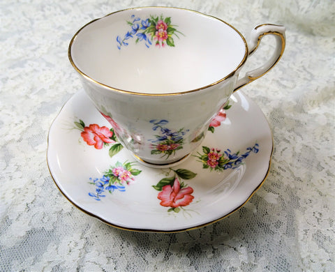 LOVELY Vintage PARAGON Teacup and Saucer,Sweet Pea Flowers Pattern,English Bone China,Colorful Set,Cup and Saucer, Collectible Teacups