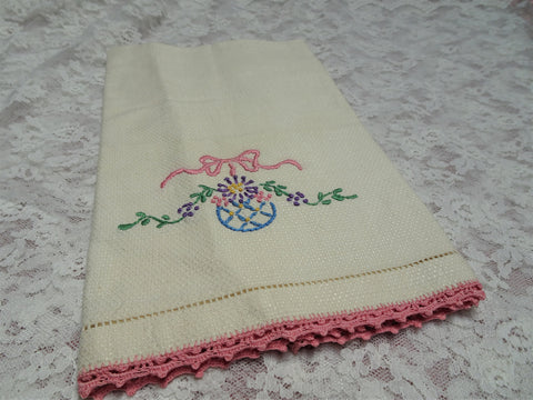 ANTIQUE Charming Embroidered Guest Towel, 1920s Quality Vintage Linen Towel, Housewarming Gift, French Cottage, Farmhouse Decor
