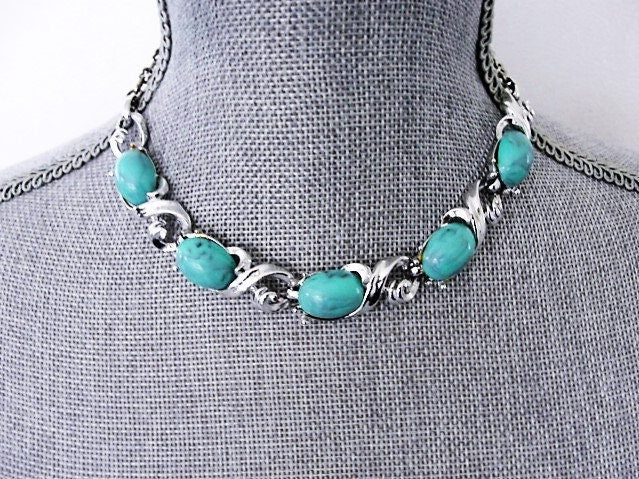FABULOUS 1950s Mid Century Necklace,Turquoise Glass Stones and Silver Tone Metal Necklace,Striking Design, Collectible Vintage Jewelry