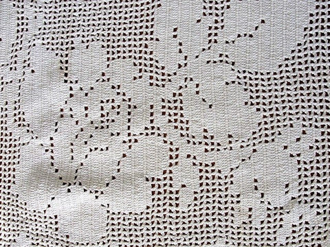 LOVELY Vintage Hand Made Lace Runner,Buffet or Dresser Runner,Rose Pattern Crochet Lace,Hand Crocheted Lace Runner,French Farmhouse Decor