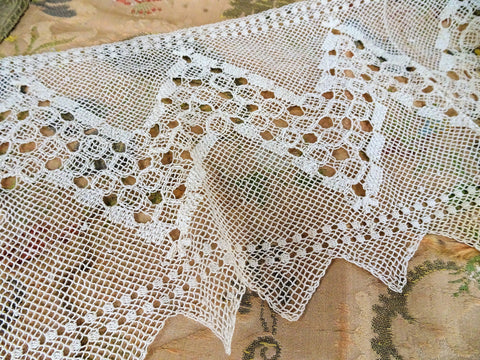 BEAUTIFUL Antique Hand Knotted Lace,Antique French Country Farmhouse Shelf Mantle Trim Doily,Pelmet,Vintage Lace, Cottage Decor