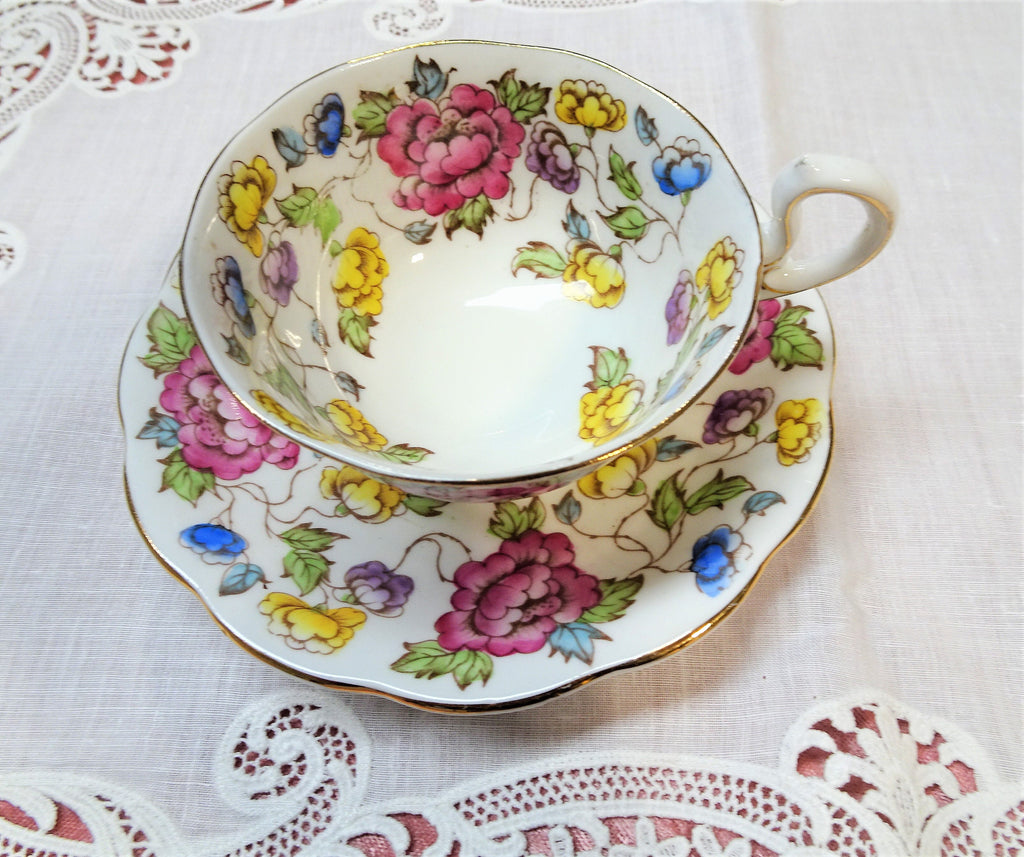 Vintage Royal Standard Tea Cup and Saucer Fine Bone China England / Pretty  Floral Tea Cup 