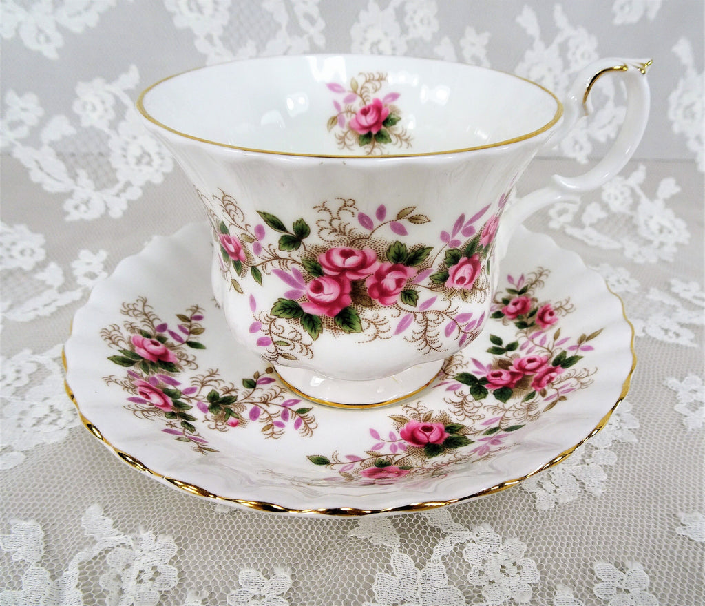LOVELY Royal Albert English Bone China Teacup and Saucer,Lavender Rose Pattern,Charming Pink Roses Cup Saucer,Collectible Vintage Teacups