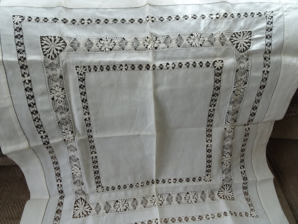 GORGEOUS Antique BEAUTIFUL Victorian Fancy Small Tablecloth,Table Topper,Amazing Drawnthread Work,French Decor,Collectible Linens