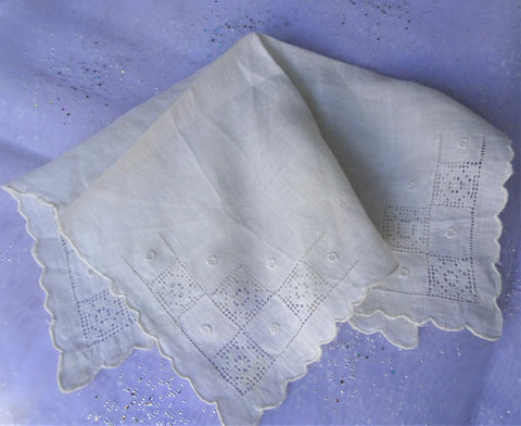 LOVELY MADEIRA Embroidered Hanky,Bridal Handkerchief,WhiteWork,Drawnthread Work,Wedding Bridesmaid Hankie,Collectible Vintage Hankies