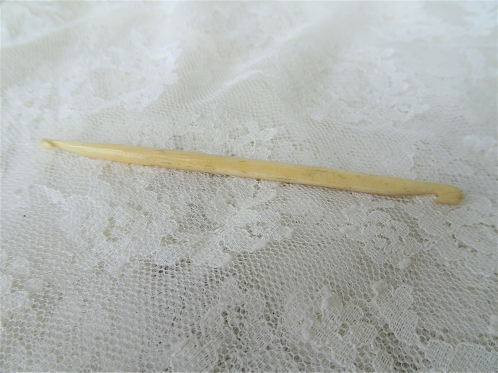 LOVELY Antique Carved Bone Double Crochet Hook, Each End has a Carved Hook  ,Antique Needle Work Tool Collectible Crochet Tool