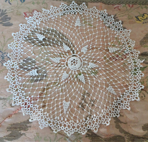 BEAUTIFUL Antique Hand Tatted LACE Doily, Intricate Tatting Design,Fine Workmanship,Vintage Doily, Suitable To Frame,Collectible Doilies