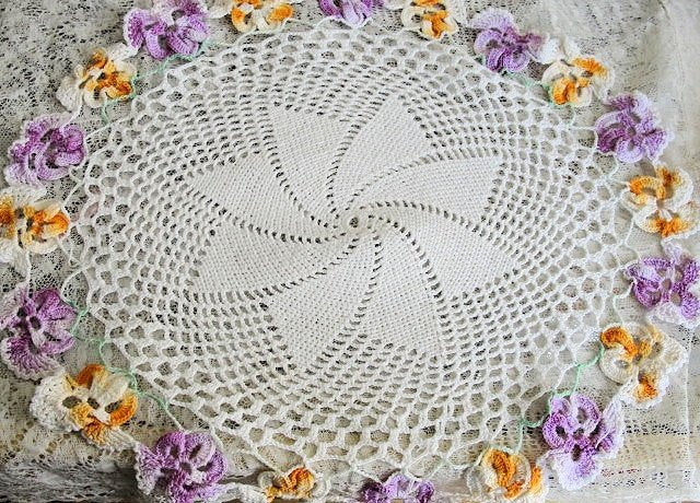 Lovely Vintage LARGE Hand Crochet FIGURAL PANSY Edged Doily Colorful Decorative, Romantic, Farmhouse, French Country, Cottage Decor Doilies