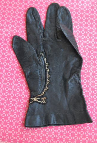 Vintage LEATHER GLOVES Fashionable Style Embroidery Work Perfect To Wear, Display, Re Enactment Vintage Clothing