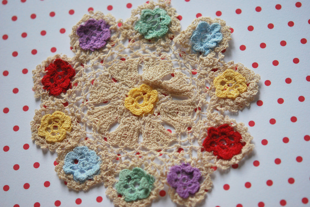 UNIQUE Vintage Hand Made Crochet Lace Small Figural Doily IRISH LACE Colorful Roses