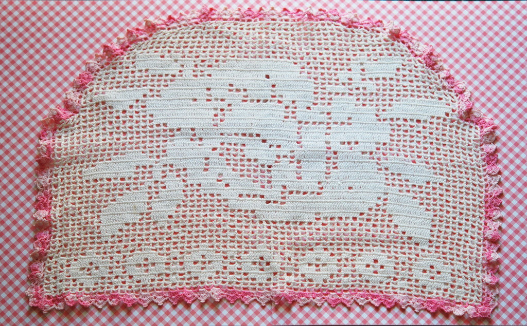 Pretty Vintage Doily Hand Made Crochet Lace ROSES Chair Back Dresser Centeriece Pillow Front Doily Chic Pink White