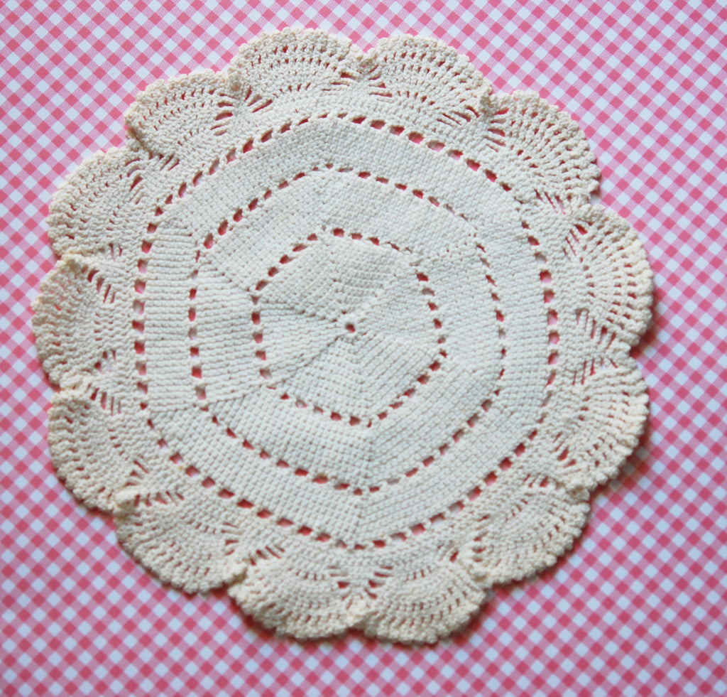 Antique Hot Plate DOILY Hand Crochet Cotton Lace Centerpiece Table Doily Cottage Decor