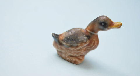 Red Rose Tea Retro Duck Miniature Animal Figurine