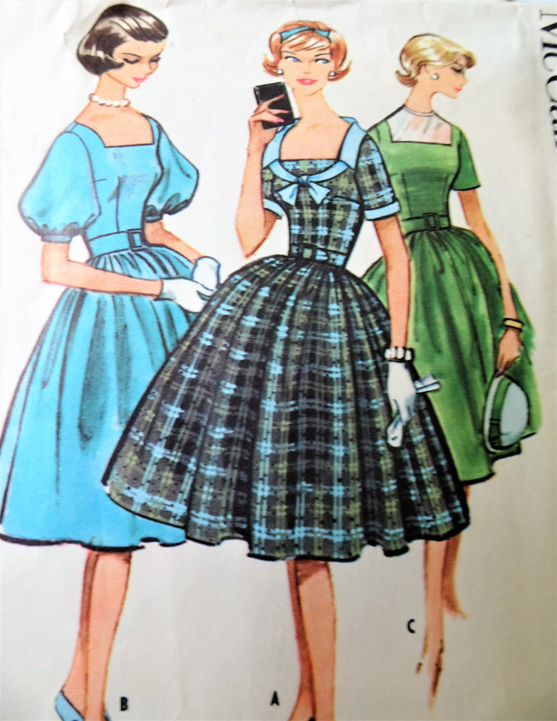 Retro 80's Sewing Pattern: 80s -McCalls 7906- Misses skirt. Flared, four-gore  skirt has center back zipper, waistband. Skirt A has self fabric ruffle and  optional purchased hemline trimming. B has embroidered eyelet