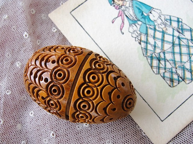 BEAUTIFUL Victorian Carved Thimble Case Darning Egg Sewing Case